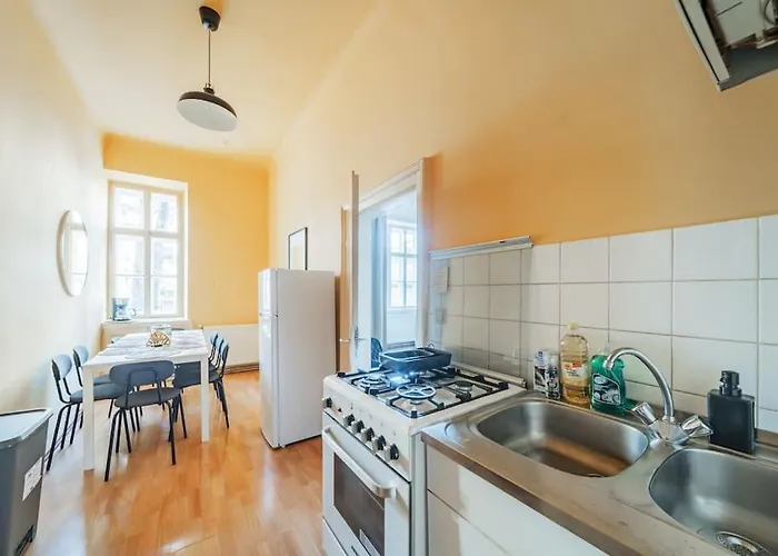 Zentrale Fuer Entdecker Appartamento